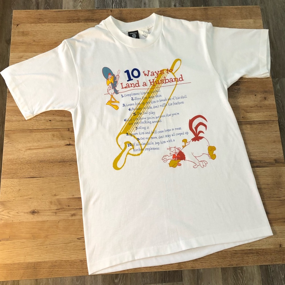 Vintage NWOT Looney Tunes 10 Ways to Land a Husband Tee